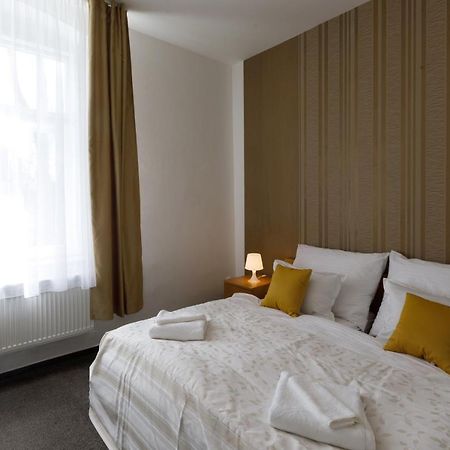 Litvan Sunset Apartments เชสเกบูดิเยโจวิตเซ ภายนอก รูปภาพ
